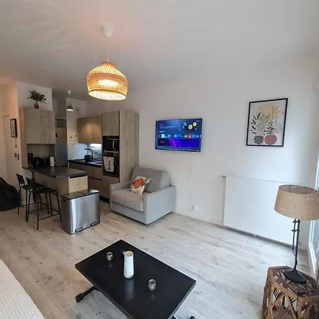 Apartman Stylish With Terrace Saint-Ouen
